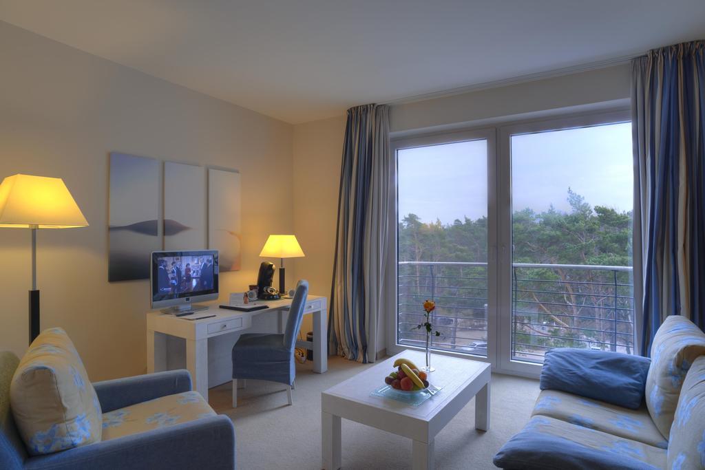 Strandhotel Duenenmeer - Adults Only ديارهاجين الغرفة الصورة